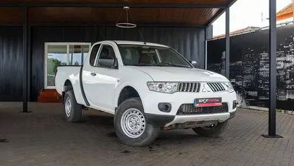 Branco Usado 2013 Mitsubishi L200 Pickup | € 18.990 (Bom preço)
