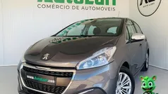 Cinzento Usado 2016 Peugeot 208 Style Citadino | € 9.950 (Preço justo)