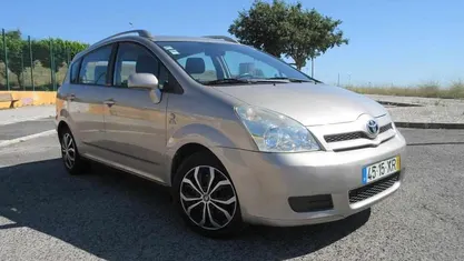 Cinzento Usado 2004 Toyota Corolla Carrinha | € 7.980 (Preço justo)