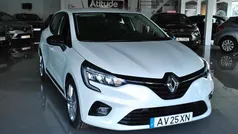 Branco Usado 2021 Renault Clio V Citadino | € 15.780 (Preço justo)