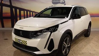Usado Peugeot 5008 Allure 130 HP (95 kW) 2024 Branco SUV