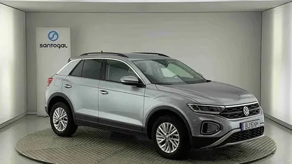 Usado VW T-Roc Life 110 HP (80 kW) 2024 Prateado SUV