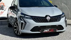 Cinza Usado 2024 Renault Clio V Evolution | € 19.750 (Preço justo)