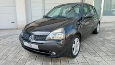 Preto Usado 2002 Renault Clio II | € 1.500 (Bom preço)