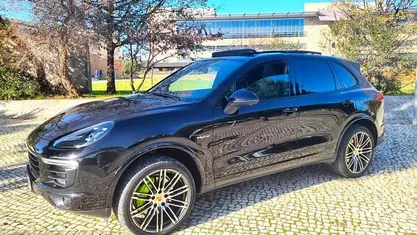 Preto Usado 2017 Porsche Cayenne S E-Hybrid SUV | € 51.000 (Preço justo)