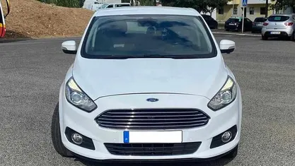 Branco Usado 2015 Ford S-MAX S Monovolume | € 14.000 (Preço justo)