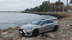 Cinza Usado 2024 Lexus ES300H Sport Line Sedan | € 58.000