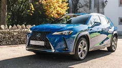 Azul Usado 2021 Lexus UX 300e Luxury Line SUV | € 34.950