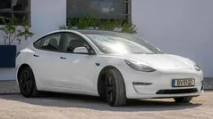 Branco Usado 2023 Tesla Model 3 Sedan | € 31.500 (Bom preço)