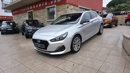 Usado Hyundai i30 Style 120 HP (88 kW) 2019 Sedan
