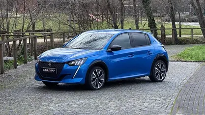 Azul Usado 2021 Peugeot e-208 GT Citadino | € 14.990 (Bom preço)