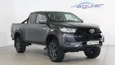 Cinza Usado 2023 Toyota HiLux Pickup | € 41.900 (Preço justo)