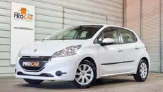Branco Usado 2013 Peugeot 208 Citadino | € 7.950 (Preço justo)