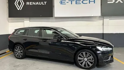 Usado Volvo V60 340 HP (250 kW) 2021 Preto Carrinha