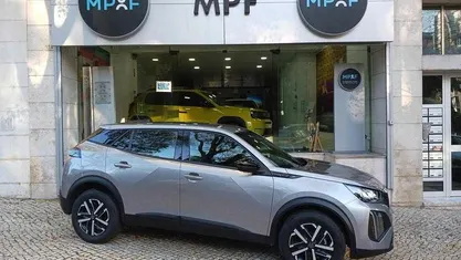 Cinzento Usado 2025 Peugeot 2008 SUV | € 20.990 (Bom preço)