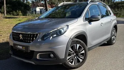 Usado Peugeot 2008 Allure 110 HP (80 kW) 2018 Cinzento SUV