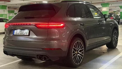 Cinzento Usado 2019 Porsche Cayenne SUV | € 63.500 (Super Preço)