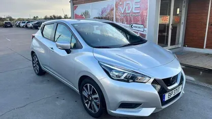 Usado Nissan Micra Acenta 70 HP (51 kW) 2019 Cinza Citadino