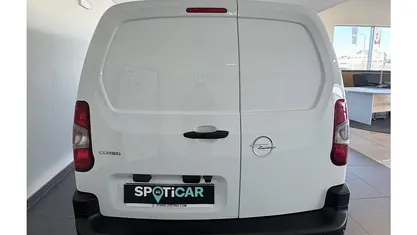 Branco Usado 2024 Opel Combo Sedan | € 18.500 (Preço justo)