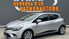 Cinza Usado 2018 Renault Clio IV Zen Citadino | € 9.500 (Preço justo)
