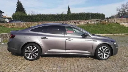Cinzento Usado 2016 Renault Talisman Initiale Paris Sedan | € 15.500 (Preço justo)