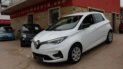 Branco Usado 2020 Renault Zoe Life Citadino | € 14.350 (Preço justo)