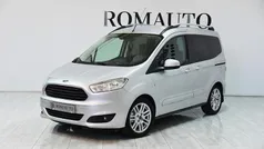 Cinzento Usado 2016 Ford Tourneo Courier Monovolume | € 10.800 (Preço justo)