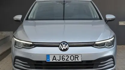 Cinzento Usado 2021 VW Golf VIII Citadino | € 19.950 (Preço justo)