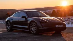 Preto Usado 2021 Porsche Taycan 4S Sedan | € 63.000