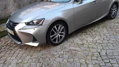 Cinzento Usado 2018 Lexus IS300h Sedan | € 27.500
