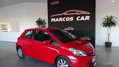 Vermelho Usado 2012 Toyota Yaris Active Citadino | € 10.400 (Preço justo)