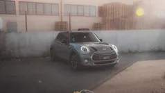 Cinzento Usado 2015 Mini Cooper D Citadino | € 14.900 (Preço justo)