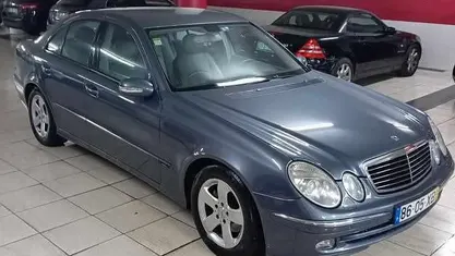 Azul Usado 2004 Mercedes E220 Sedan | € 5.800 (Super Preço)