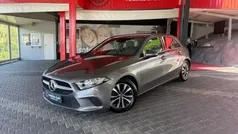 Cinza Usado 2020 Mercedes A180 Style Sedan | € 24.980 (Bom preço)