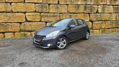 Usado 2015 Peugeot 208 Allure Citadino | € 9.900 (Preço justo)