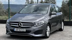 Cinza Usado 2017 Mercedes B180 Monovolume | € 16.500 (Preço justo)