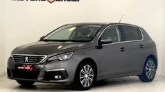 Cinza Usado 2021 Peugeot 308 Allure Citadino | € 16.990 (Preço justo)