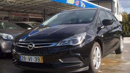 Usado Opel Astra Business Edition 136 HP (100 kW) 2018 Preto Carrinha