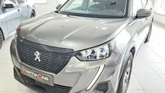 Cinzento Usado 2021 Peugeot 2008 Active SUV | € 16.499 (Preço justo)