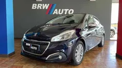 Azul Usado 2017 Peugeot 208 Allure Citadino | € 12.990 (Preço justo)