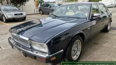 Azul Usado 1990 Jaguar XJ40 Sedan | € 14.500