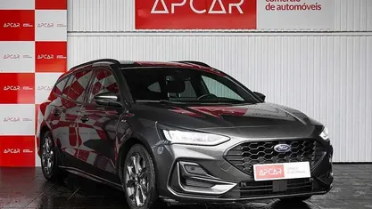 Usado Ford Focus 125 HP (91 kW) 2023 Cinzento Carrinha