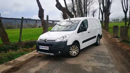 Branco Usado 2015 Citroën Berlingo Monovolume | € 9.990 (Preço justo)