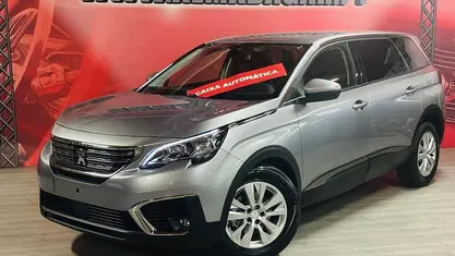 Cinzento Usado 2019 Peugeot 5008 Active Monovolume | € 18.900 (Preço justo)