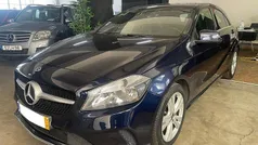 Azul Usado 2017 Mercedes A160 Urban | € 17.450 (Bom preço)