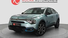 Azul Usado 2023 Citroën e-C4 Feel Citadino | € 22.499 (Bom preço)