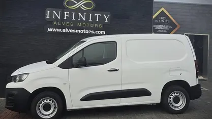 Branco Usado 2021 Peugeot Partner Monovolume | € 14.500 (Preço justo)