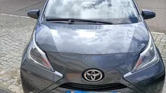 Cinzento Usado 2015 Toyota Aygo Citadino | € 7.500 (Preço justo)