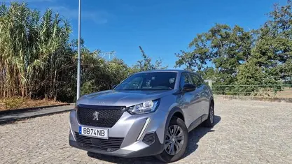 Usado Peugeot 2008 131 HP (96 kW) 2023 SUV