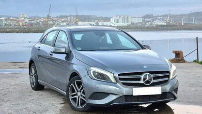 Usado Mercedes A200 136 HP (100 kW) 2012 Cinzento Sedan